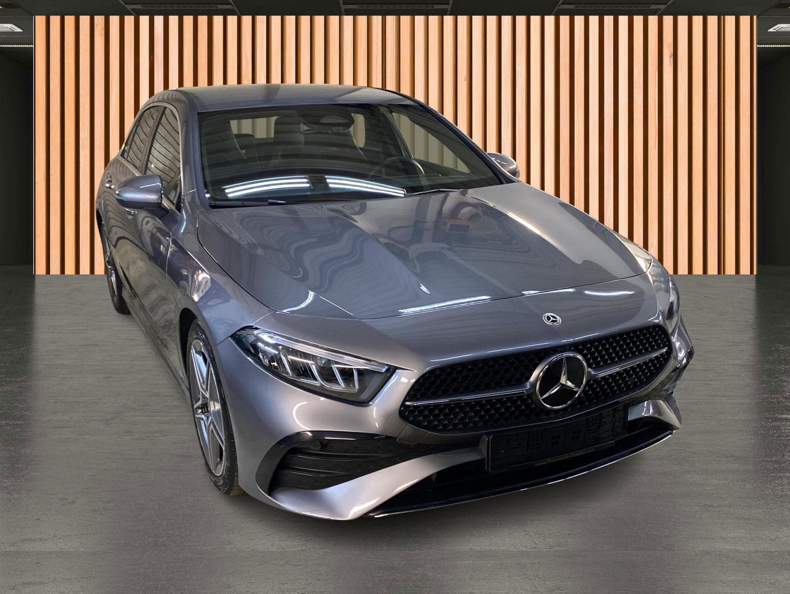 Mercedes-Benz A-Class AMG Line 7G Tronic*Navi*DAB*KeyGo*MBUX*, миниатюра 3