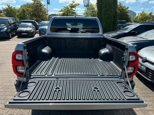 Toyota Hilux Double Cab Invincible 4×4 *SOFORT*