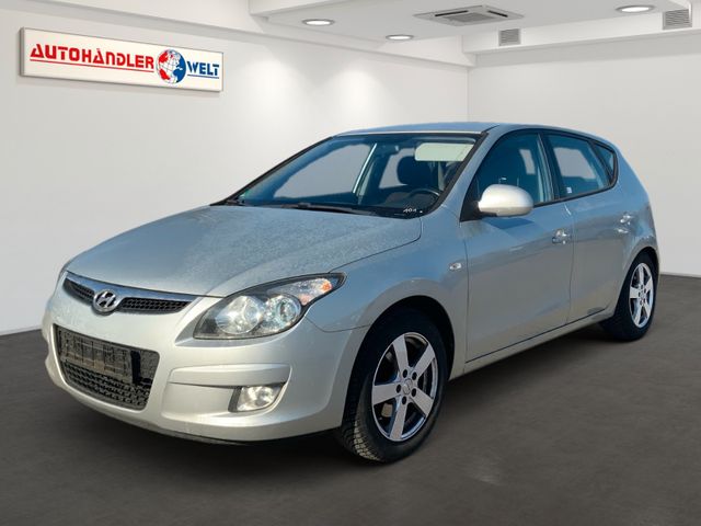 Hyundai i30  1.4 16V T-Leder AHK Klimaauto SHZ