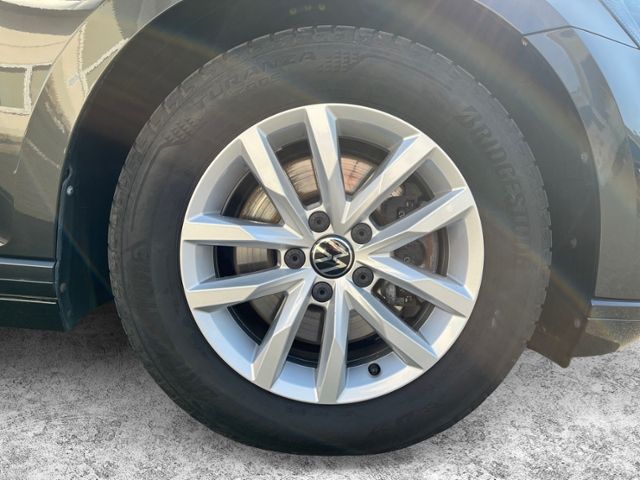 Fahrzeugabbildung Volkswagen Passat Variant Business 2.0 TDI DSG KLIMA LED NA