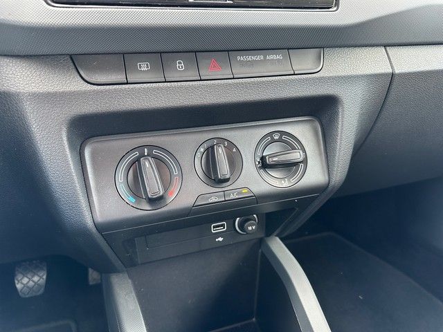 Fahrzeugabbildung SKODA Fabia 1.0l Active ANSCHLUSSGARANTIE+KLIMA+DAB-RA