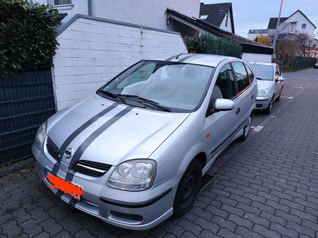 Nissan Almera tino 1.8