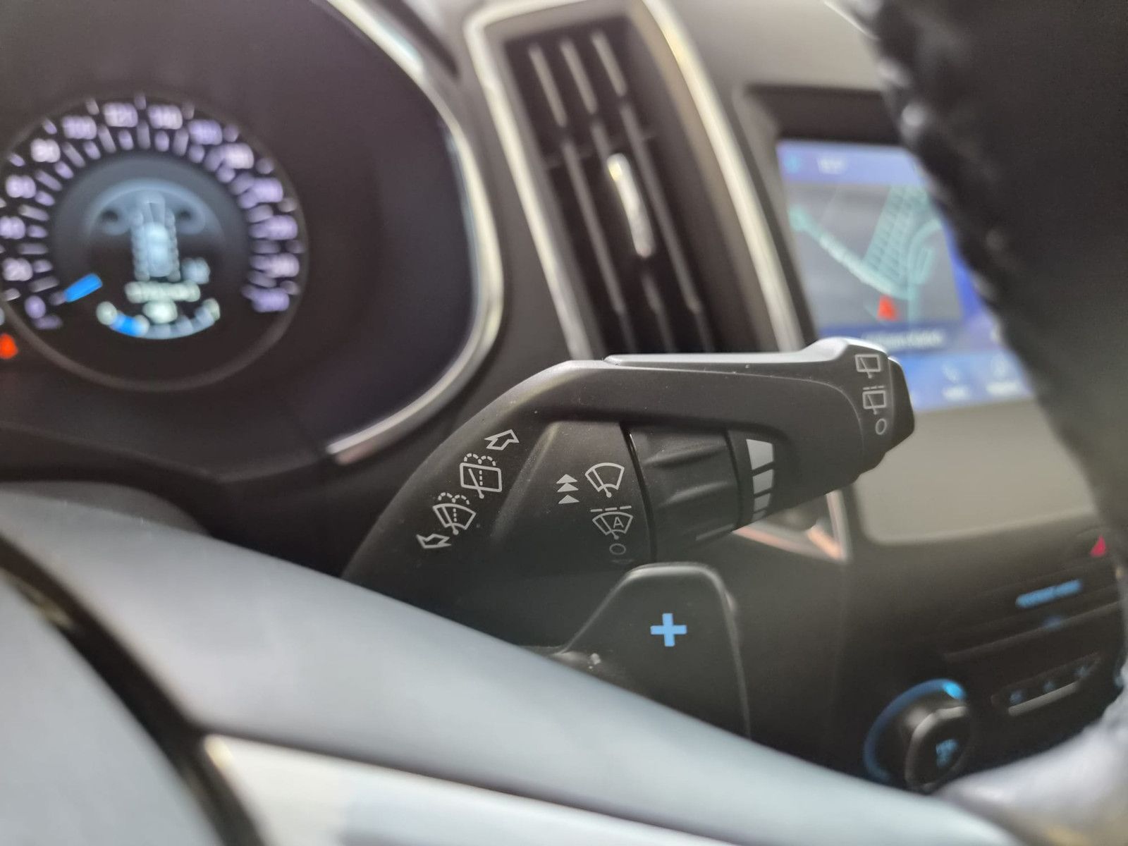 Fahrzeugabbildung Ford S-MAX Titanium / 1. HAND / NAVI / AHK /