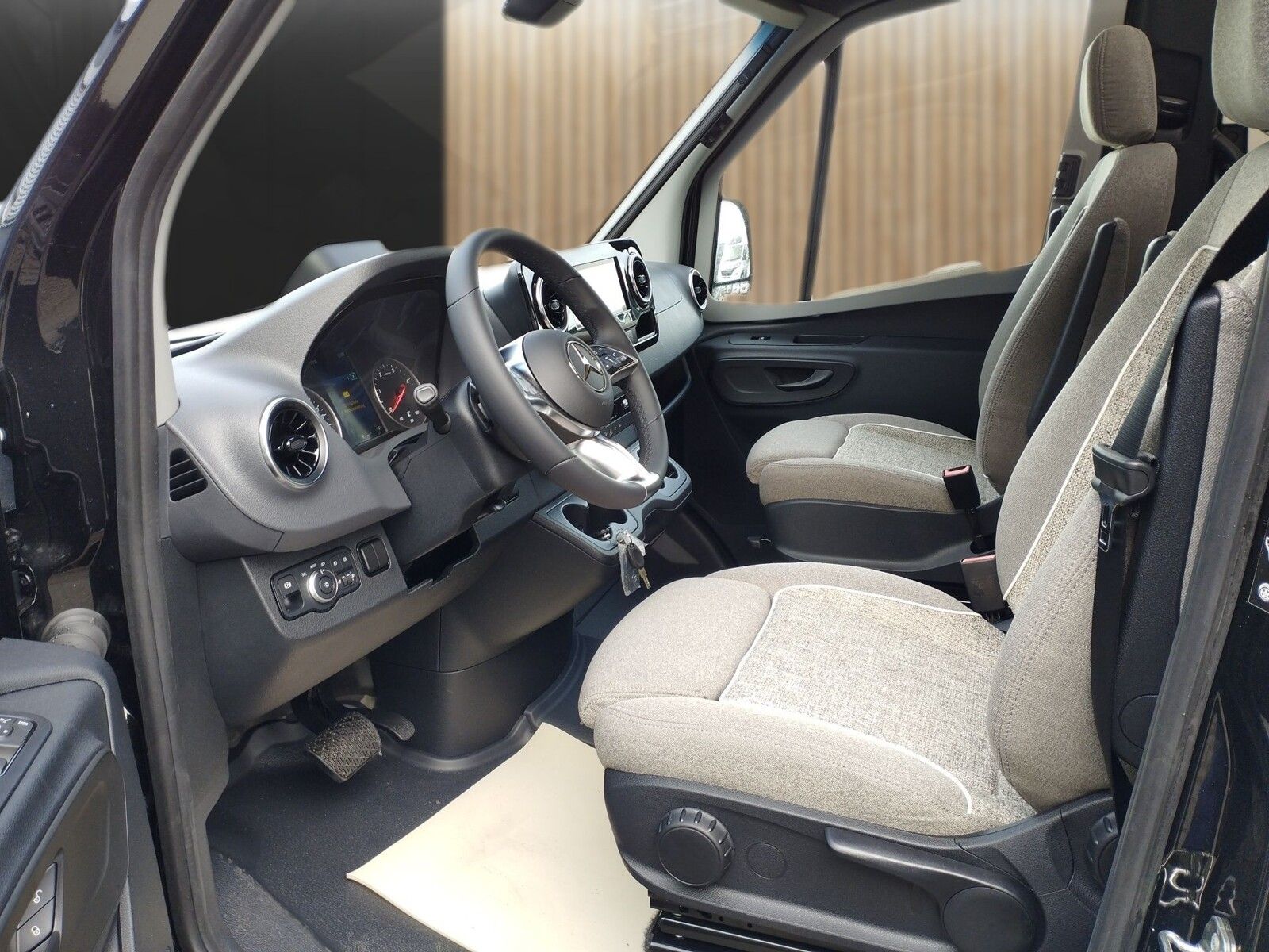 Fahrzeugabbildung Malibu Genius 641 LE Klimaautomatik, Radio DAB