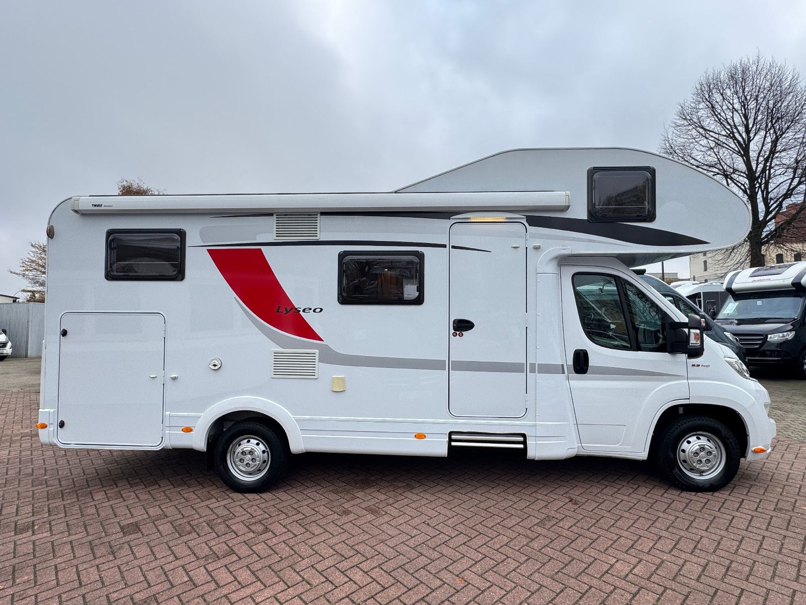 Fahrzeugabbildung Bürstner Lyseo TD A 700 FIAT 6 Schlafplätze SAT KAMERA