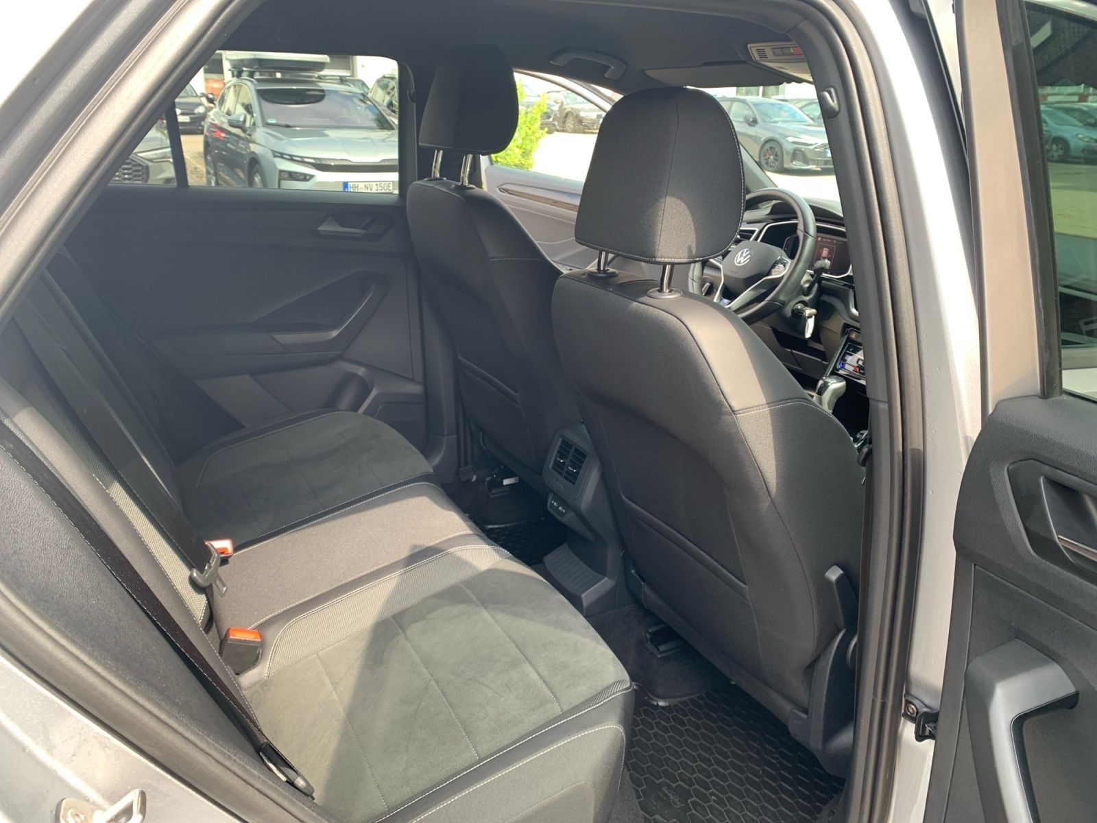Volkswagen T-Roc - Bild 12