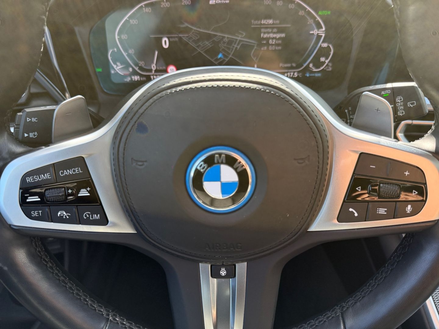 BMW 330 e xDrive M Sport Touring Laser Pano HuD 360° foto 13