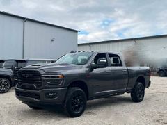 DODGE RAM 3500 Laramie RamBox Night Crew 6.7HO 8 Gang