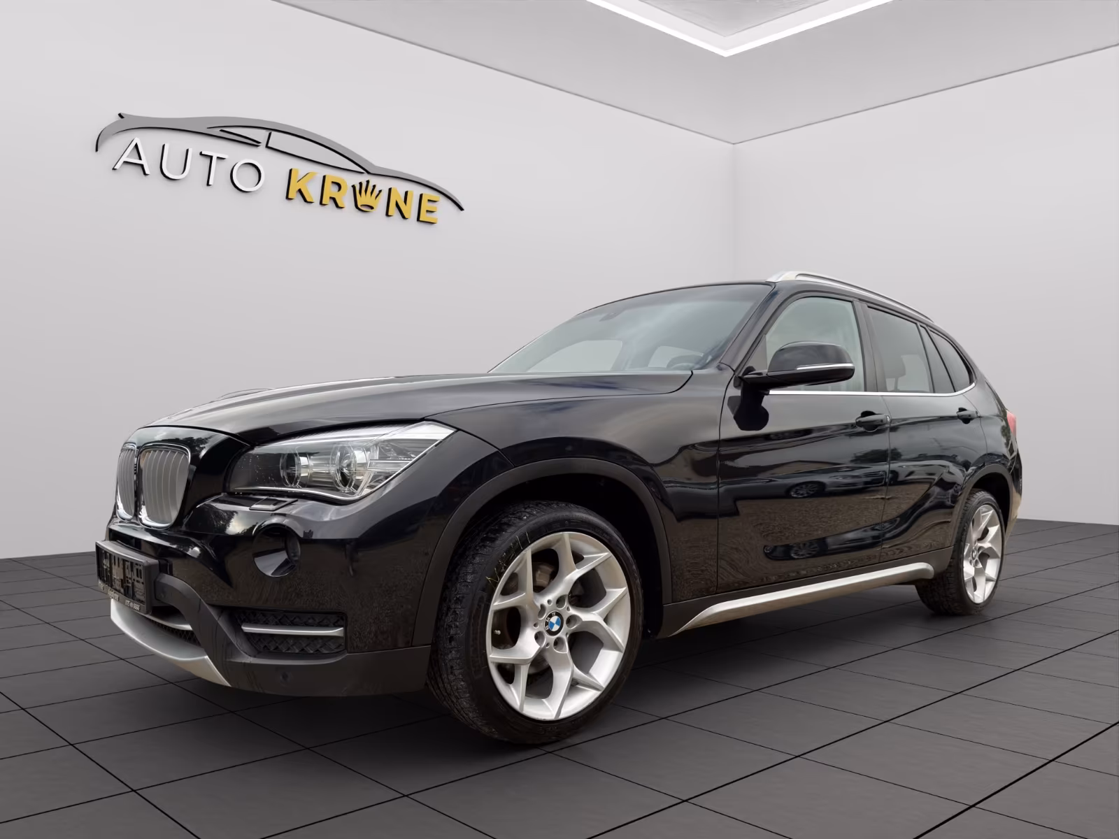 BMW X1 20 i xDrive*X-LINE*NAVI*XENON*LEDER*SZHG*PDC*