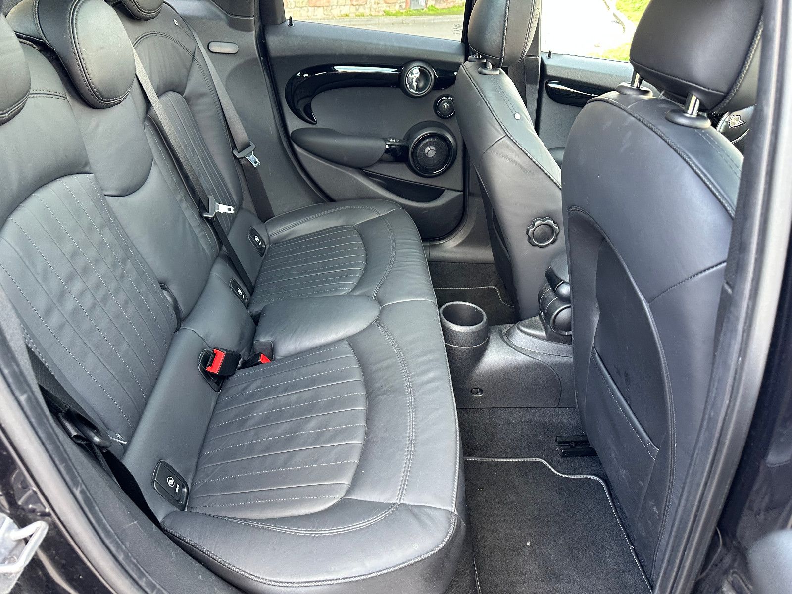 Fahrzeugabbildung MINI COOPER S*LEDER+PANO+AUTOM+BUSINESS-PAKET*