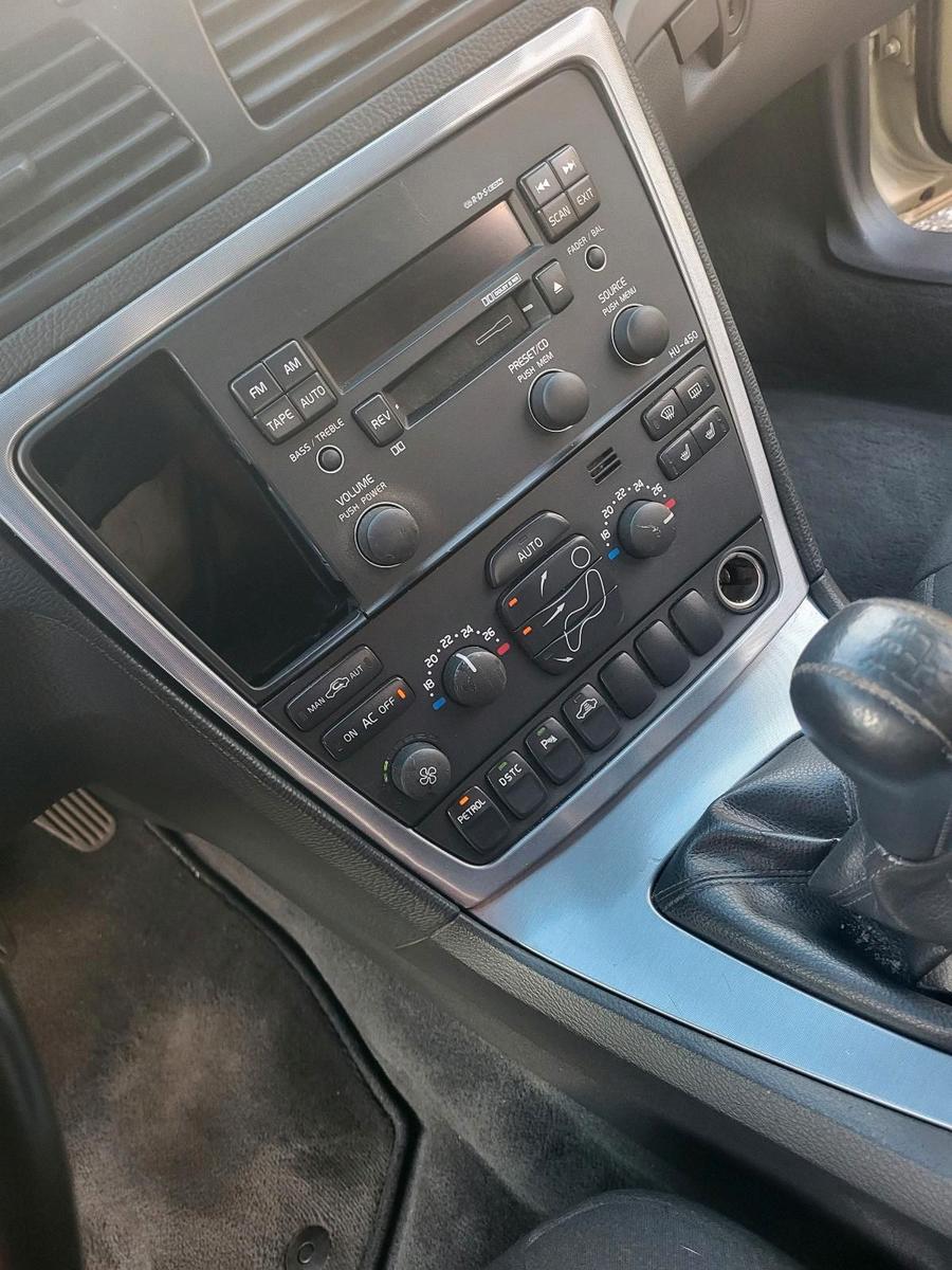 Volvo V70 2005 — photo 13