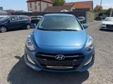 Hyundai i30 Navi  Kamera  Sitz+Lenkradheizung - Hyundai i30 mit Diesel-Antrieb: Limousine