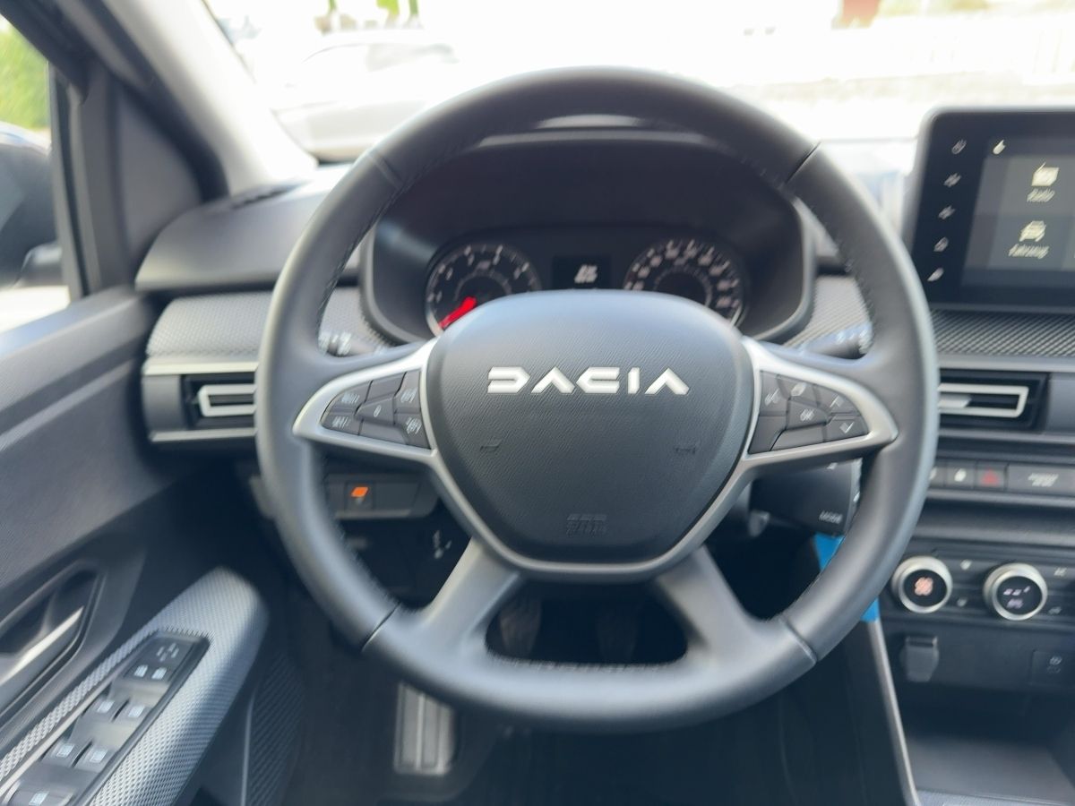 Fahrzeugabbildung Dacia Sandero Expression TCe 90 SHZ Klimaaut.
