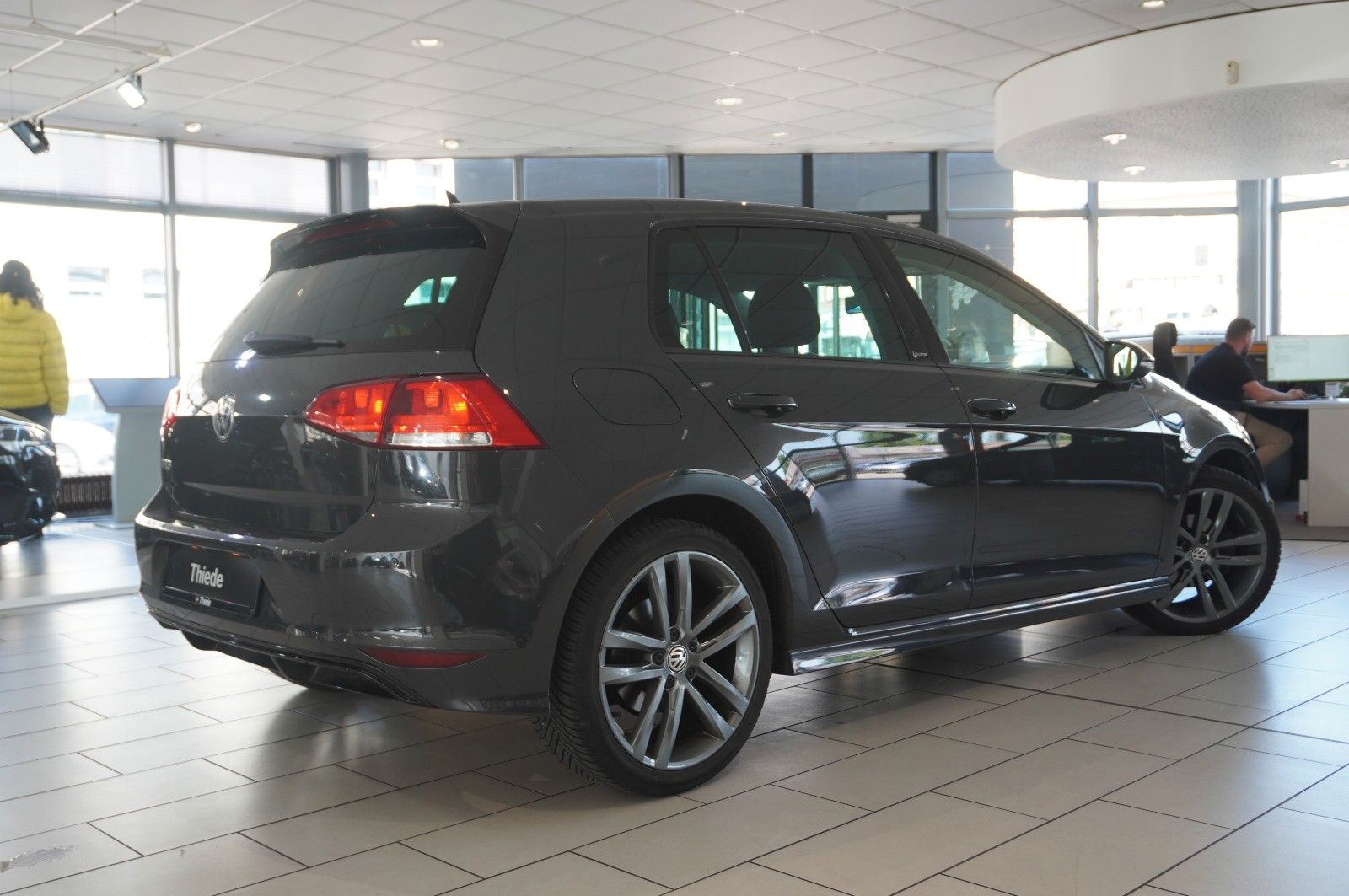 Fahrzeugabbildung Volkswagen Golf VII Lim.  1.2 TSI ALLSTAR NAVI/SHZ/PDC/TEMP