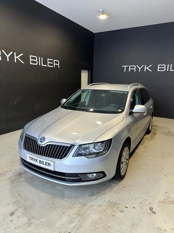 Skoda Superb Combi Elegance FACELIFT LED NO TAXI