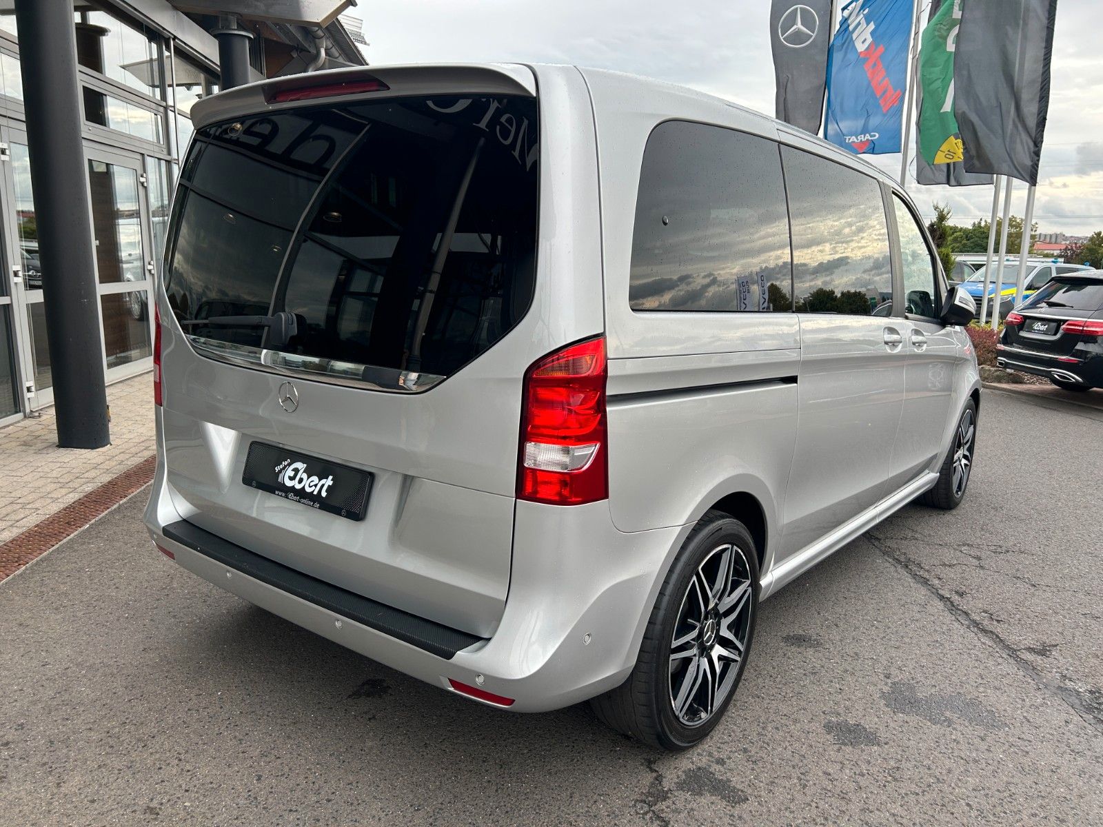 Fahrzeugabbildung Mercedes-Benz V 250 d EDITION AMG elektr Türen DISTRONIC