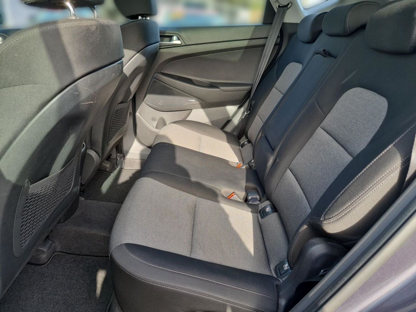 Fahrzeugabbildung Hyundai Tucson TREND 1.6 CRDi PANO+NAVI+PDC+KLIMA+SHZ