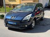Peugeot 5008 Premium*1.Hand*Klima*PDC* - Peugeot 5008 Premium mit Diesel-Antrieb