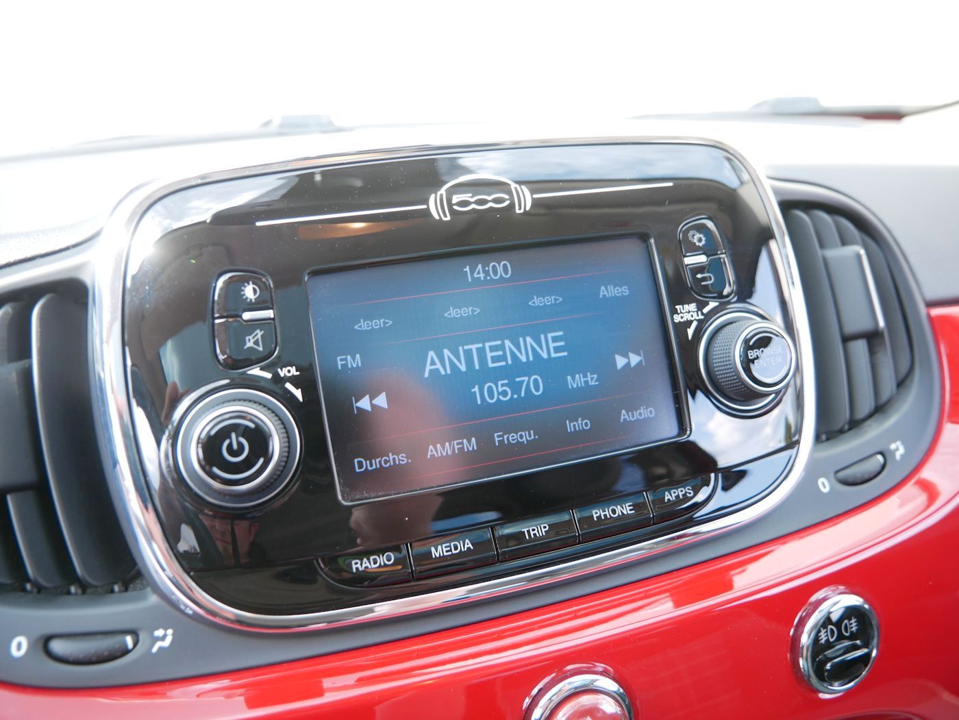 Fahrzeugabbildung Fiat 500 1.2 8V Lounge Panorama Sitzheiz PDC Klimaaut