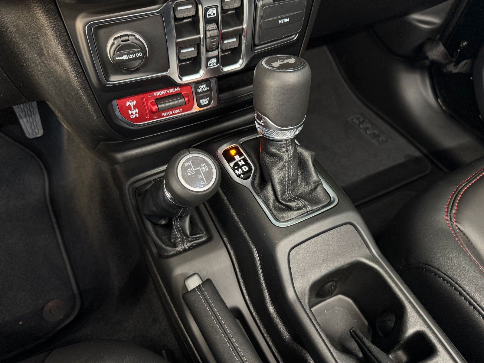 Fahrzeugabbildung Jeep Wrangler 2.0T-GDI Rubicon RECON X 4x4 "Sky One"