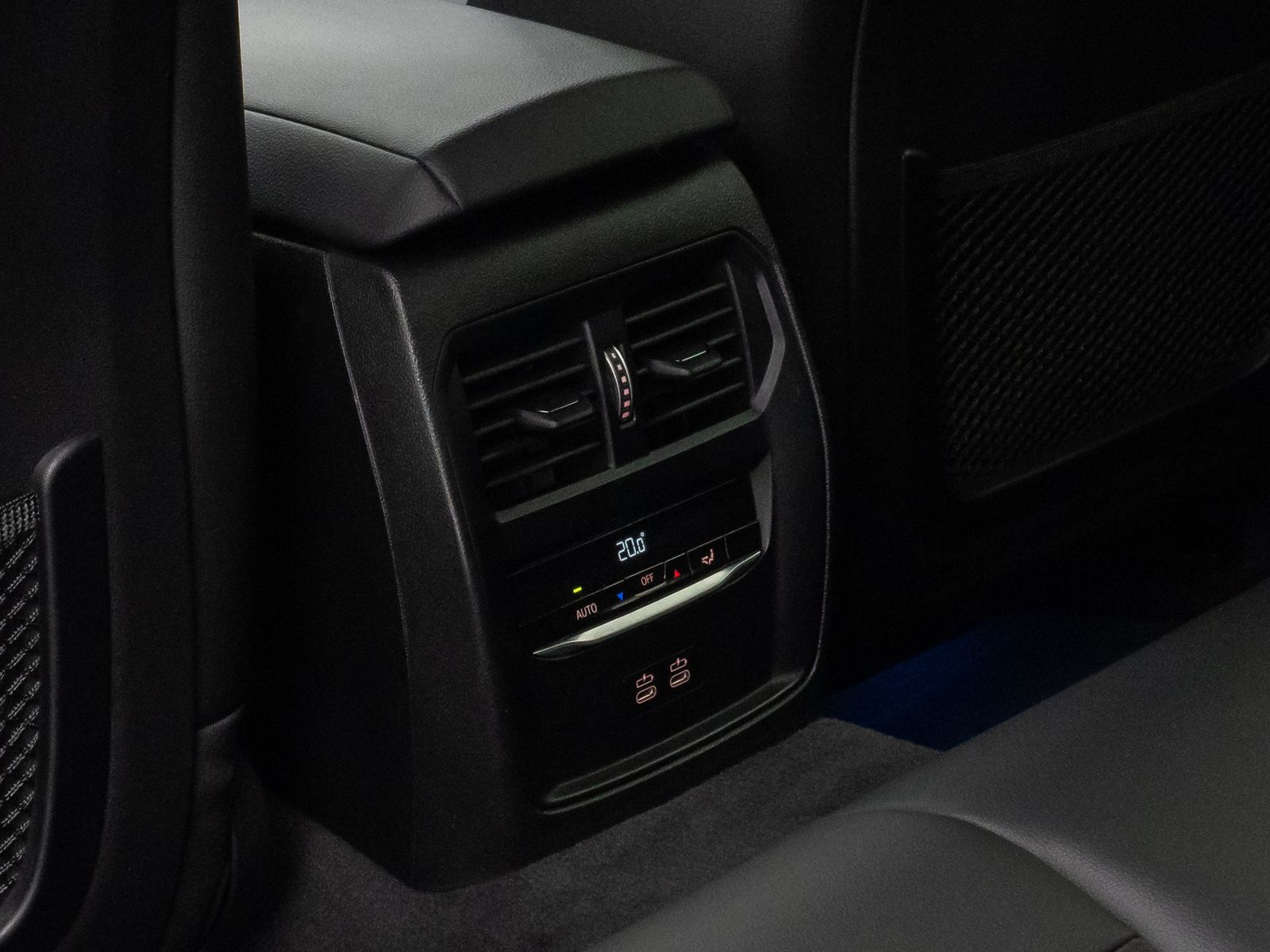 Fahrzeugabbildung BMW 330e M Sport Laser 360°HUD DAB Stop&Go Komfort