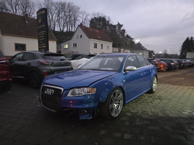 Audi RS4 4.2 quattro "Schalensitz"Motor -77000KM/1Ha