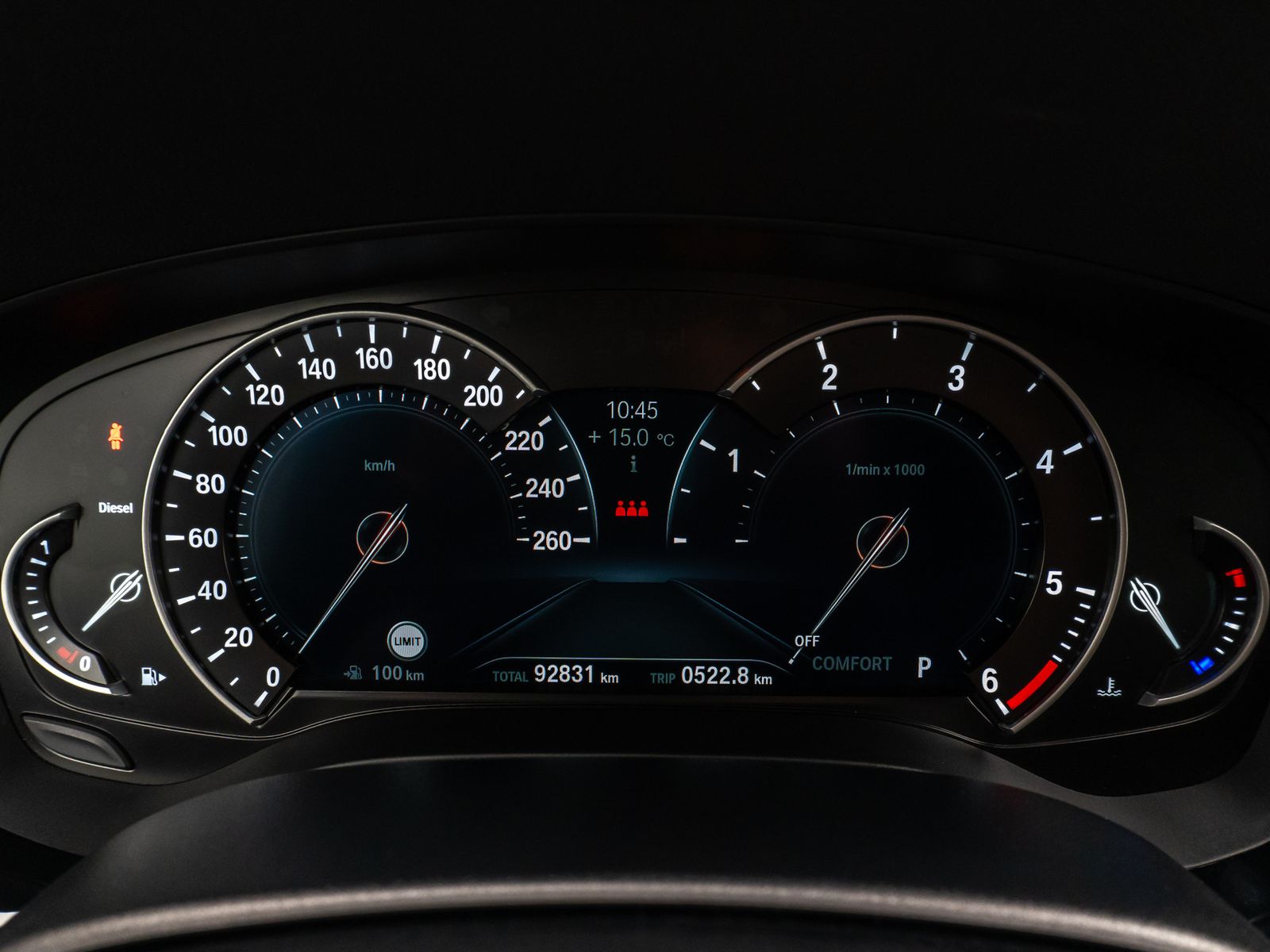 Fahrzeugabbildung BMW 520d Luxury Line Kamera HUD H/K Massage DisplKey