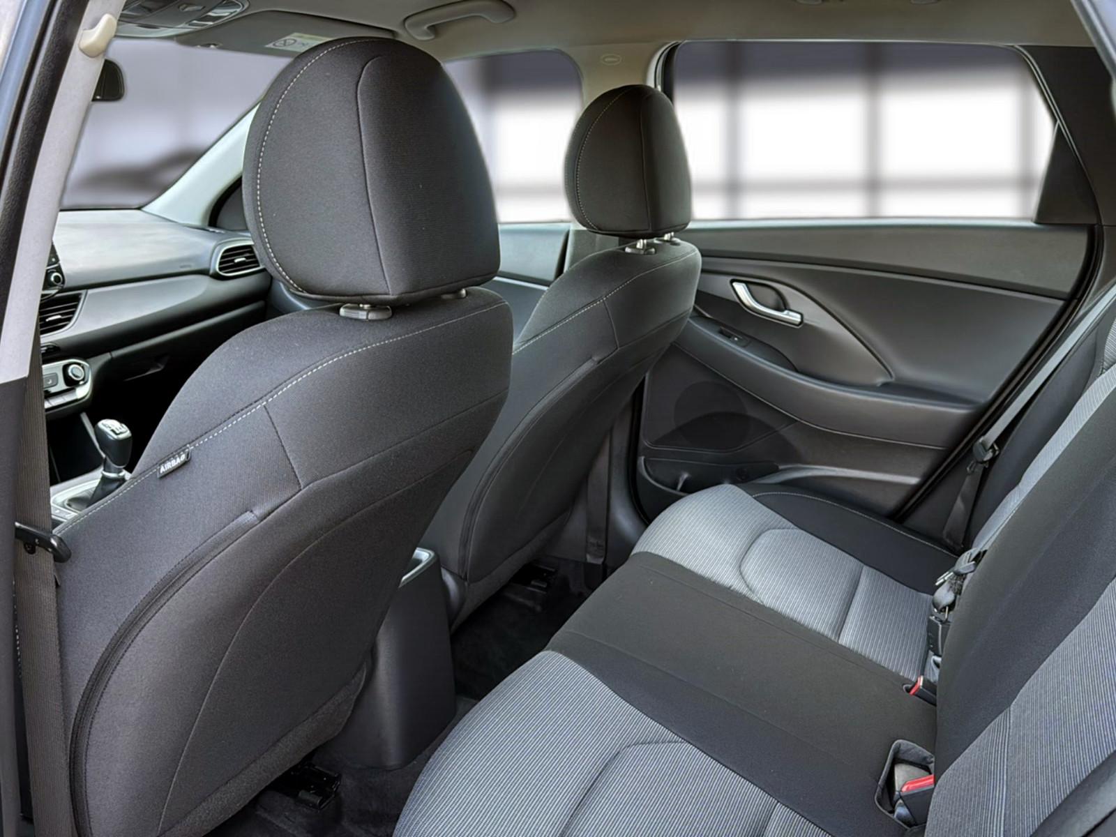 Hyundai i30 cw Trend+NAVI+KLIMA+PDC+KAMERA+AHK+ALU+75TKM