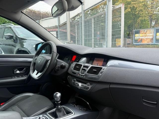 Renault Laguna 2010 — photo 8
