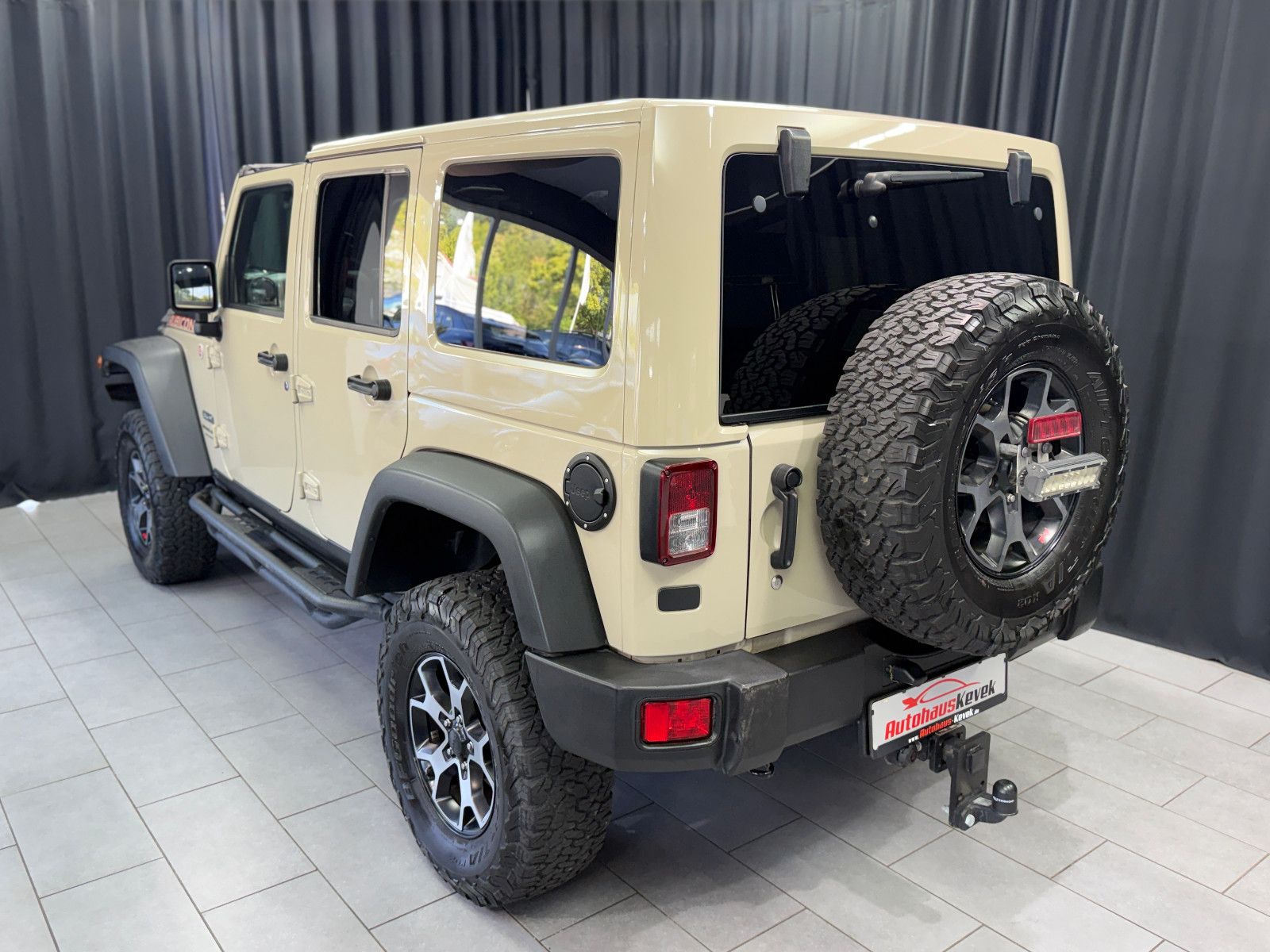 Fahrzeugabbildung Jeep Wrangler Unlimited Rubicon Recon Offroad|Alpine