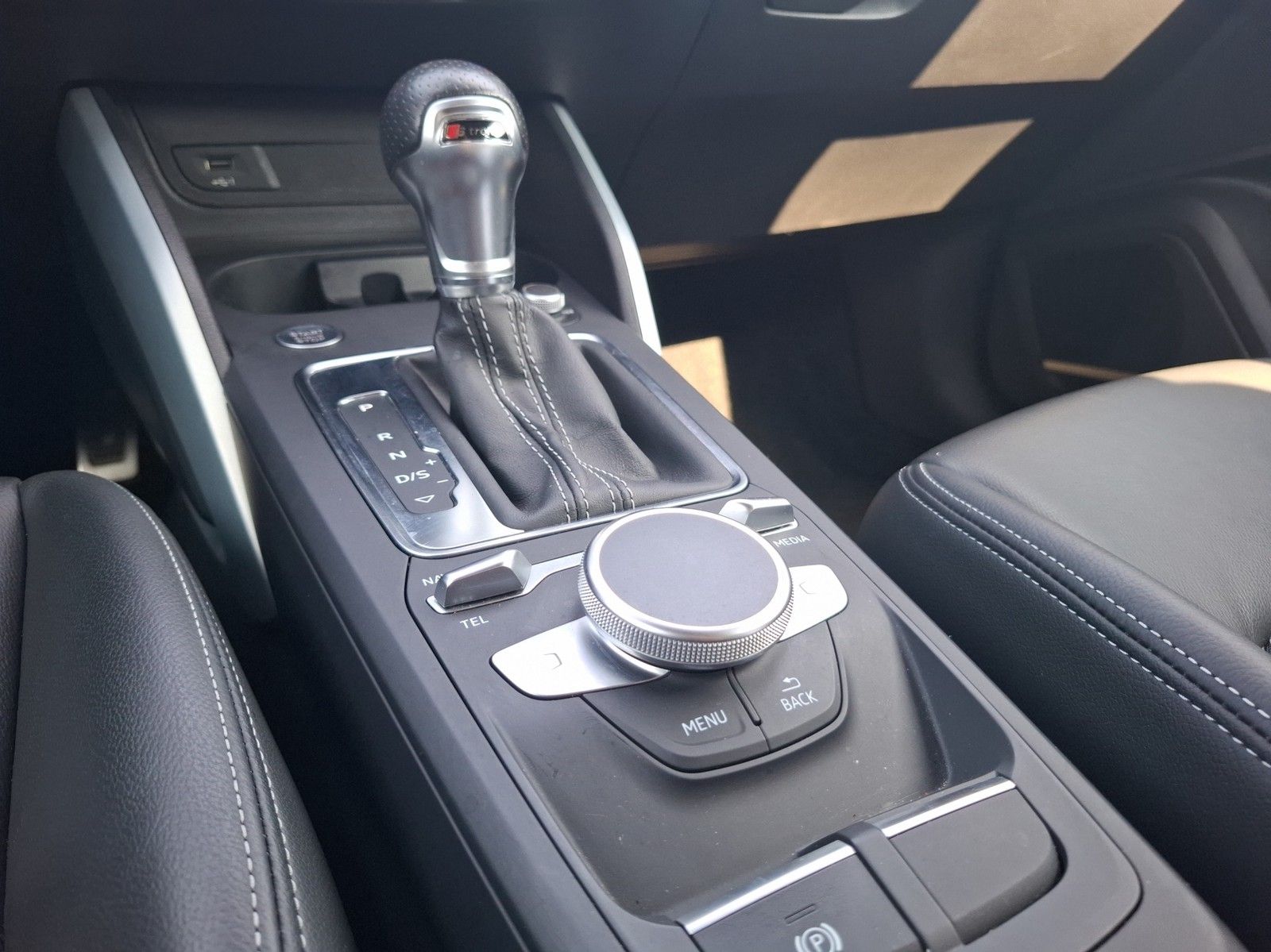 AUDI Q2 quattro sport 40 TFSi / S-TRONIC / S-LINE / H - Image 14