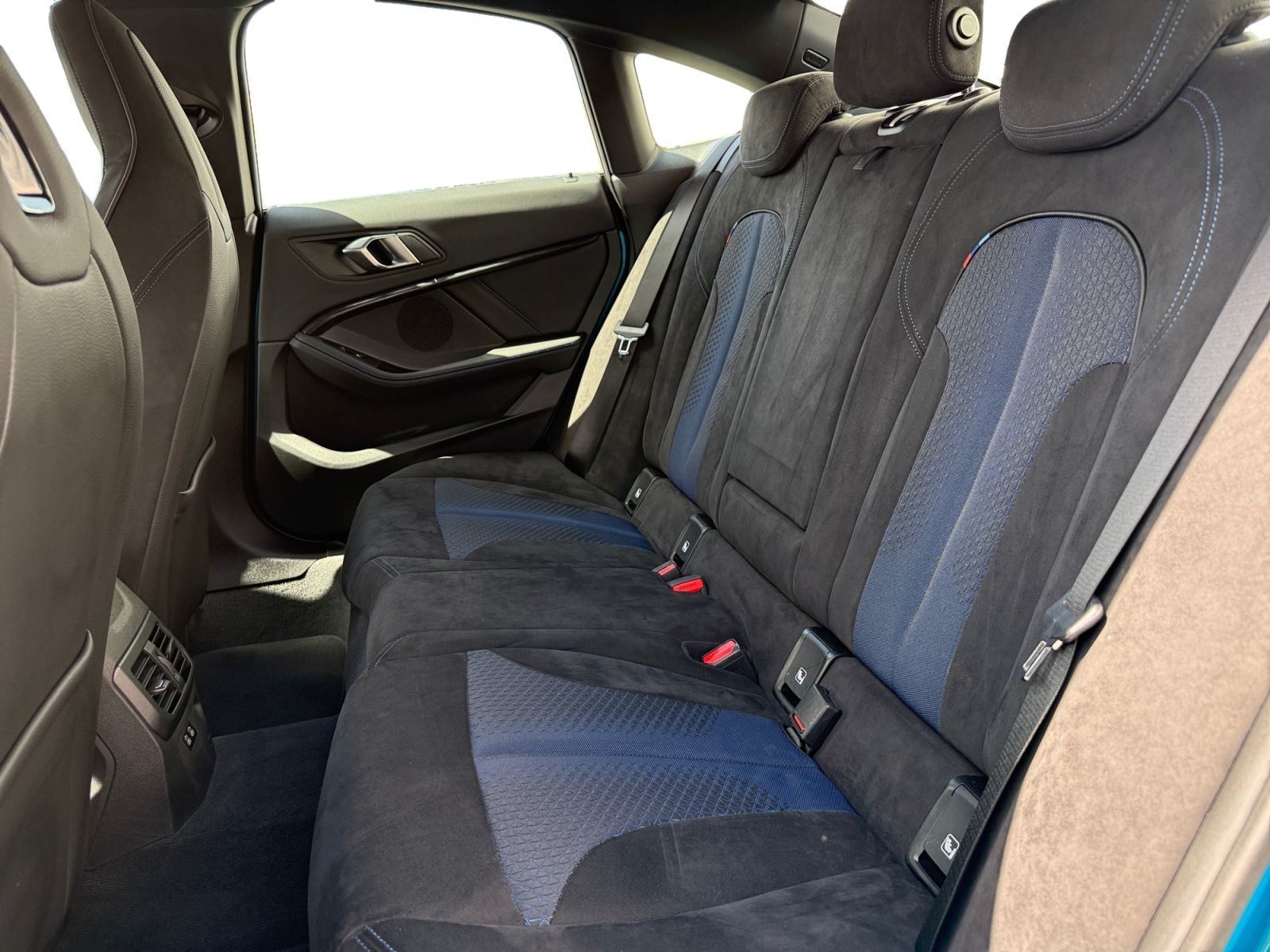 Fahrzeugabbildung BMW 220 Gran Coupé 220d xDrive M SPORT LED R-KAMERA