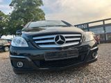 Mercedes-Benz B 180 B -Klasse B 180 Automatik - Mercedes-Benz B 180 in Köln