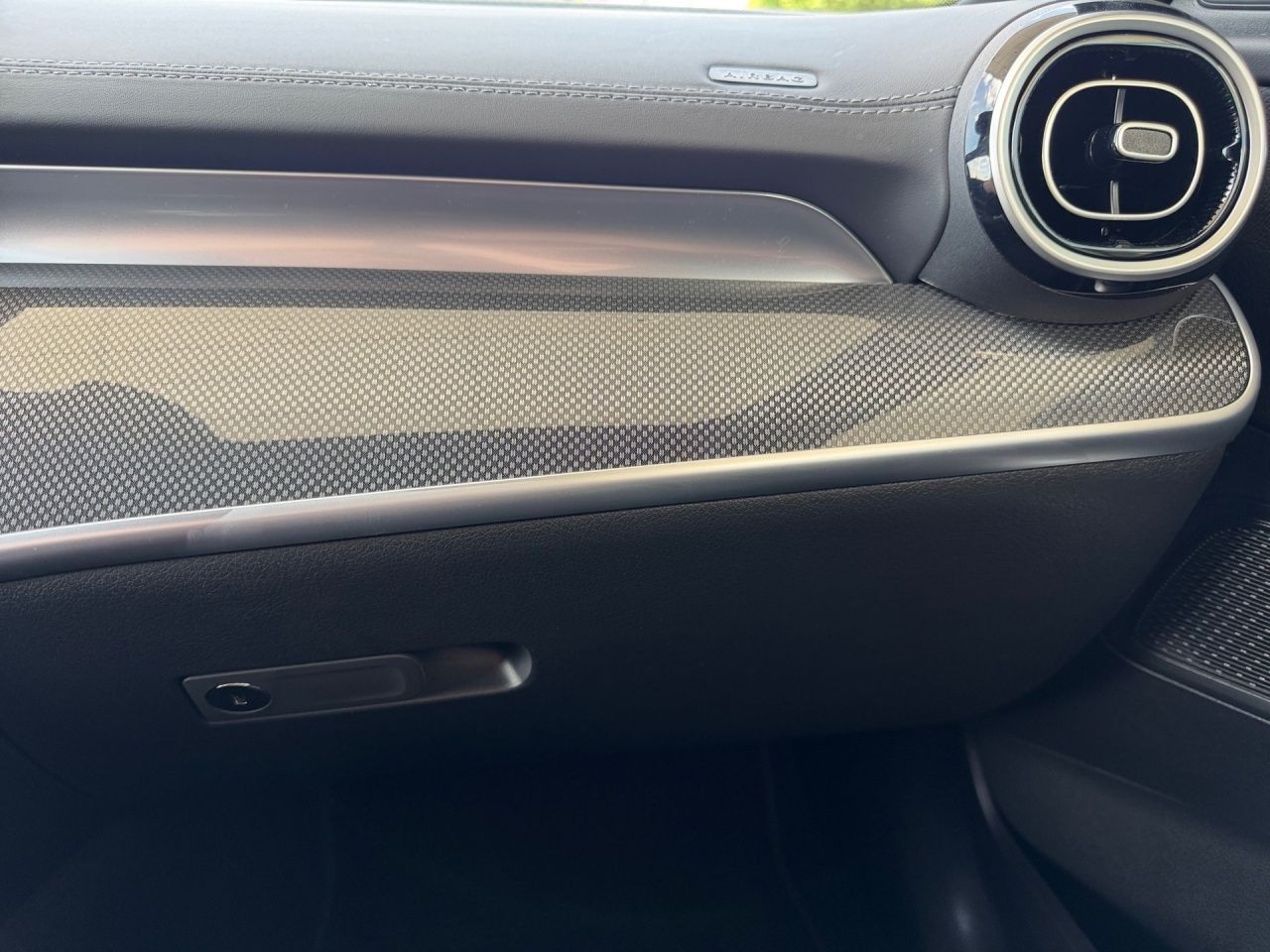 Fahrzeugabbildung Mercedes-Benz C 300 d AMG+NIGHT+AMBIENTE+DISTRONIC+KAMERA+