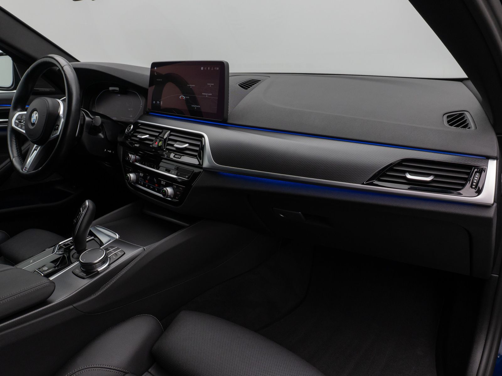 Fahrzeugabbildung BMW 530d xD M Sport Laser HUD DAB H/K ACC AHK Komfor