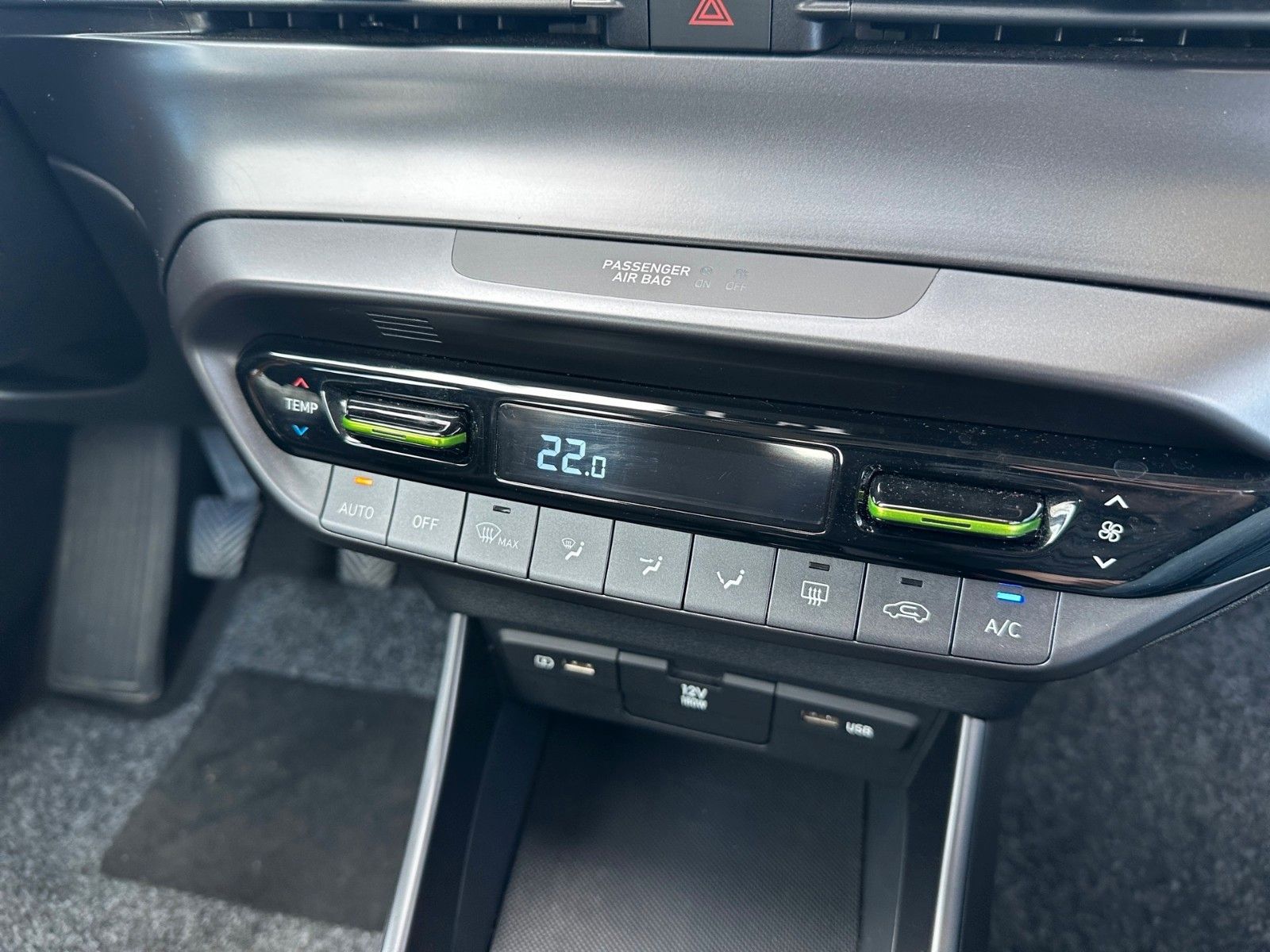 Fahrzeugabbildung Hyundai i20 1.0 T-GDI 48V IMT Intro LED NAVI BOSE