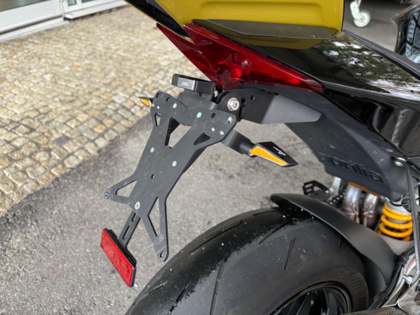 Fahrzeugabbildung Aprilia Tuono V4 Factory 1100 Ultra Dark aus 1. Hand