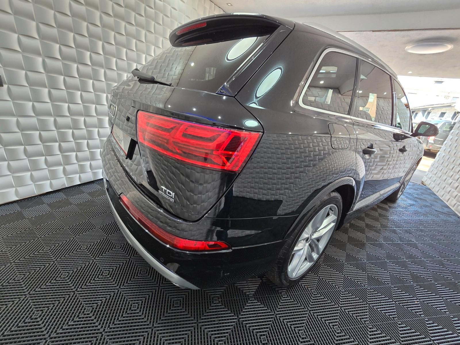 Audi Q7 3.0 TDI quattro*Sline*7Sitzer*Panorama*Kamera