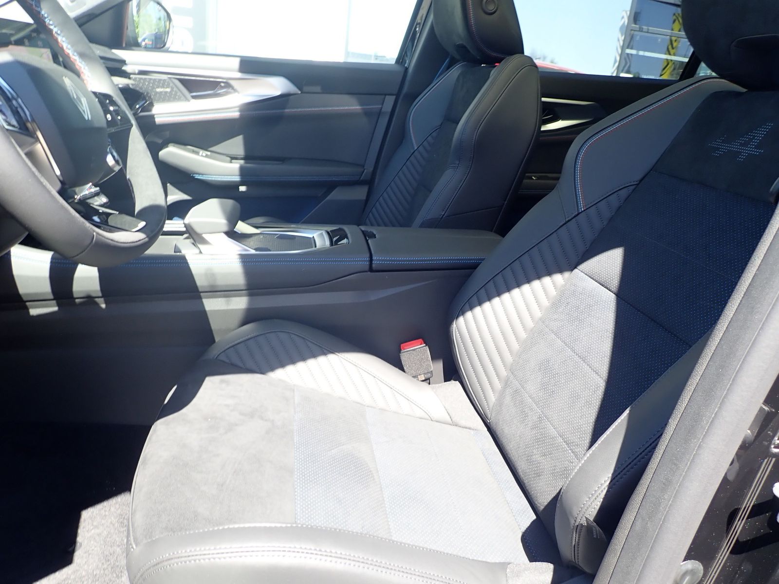 Fahrzeugabbildung Renault Rafale Esprit Alpine Full Hybrid E-Tech 200
