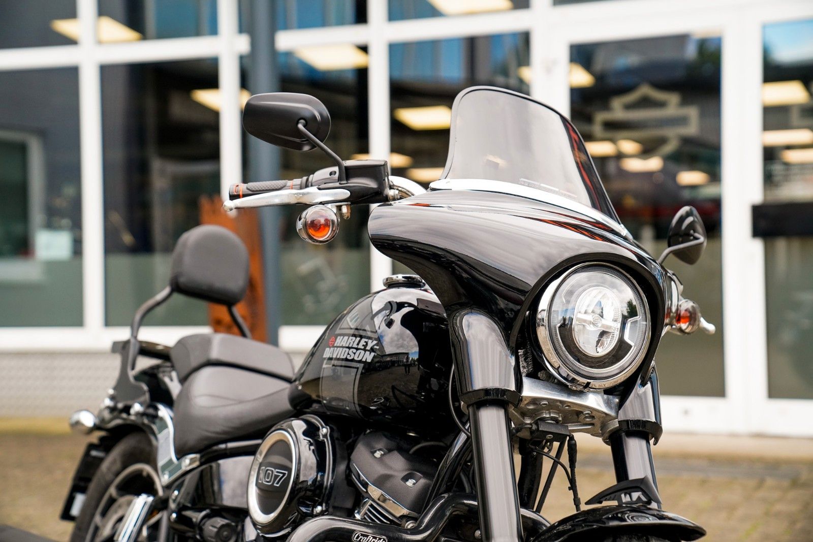 Fahrzeugabbildung Harley-Davidson FLSB Sport Glide 107 cui - Jekill & Hyde