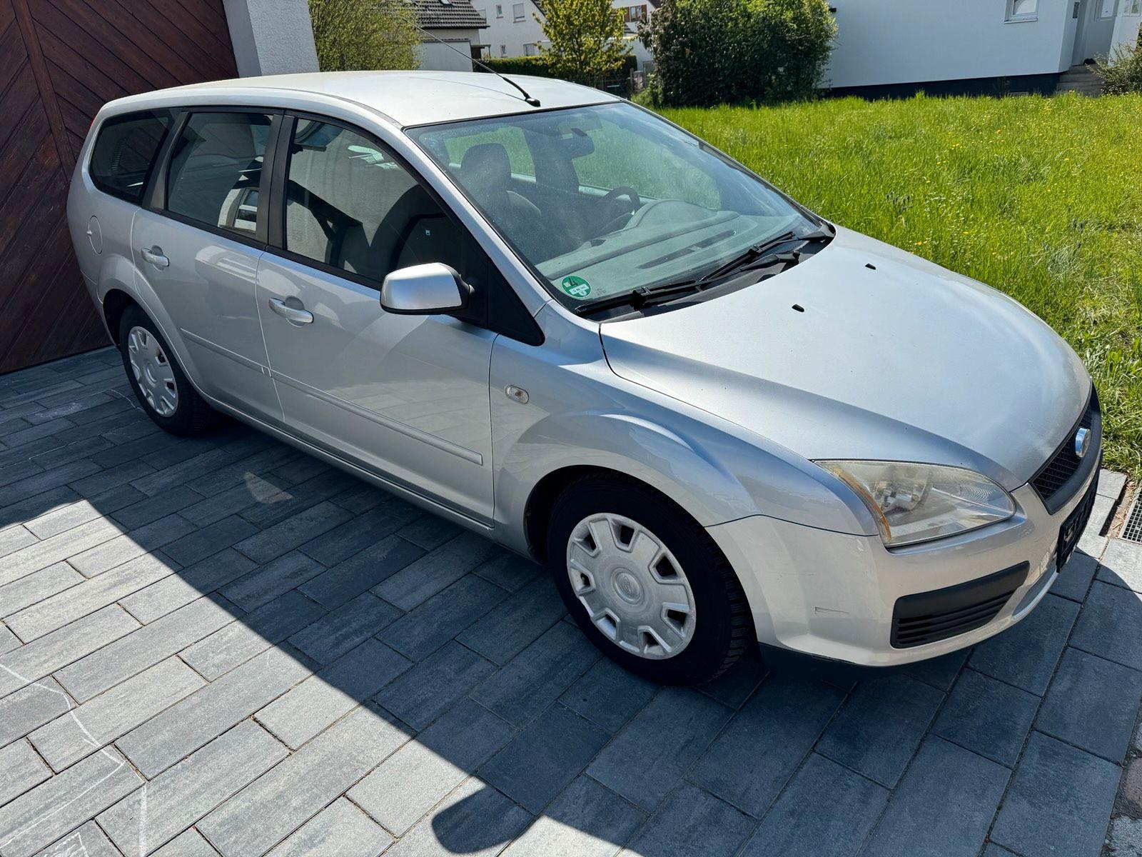 Ford Focus 2007 — interior