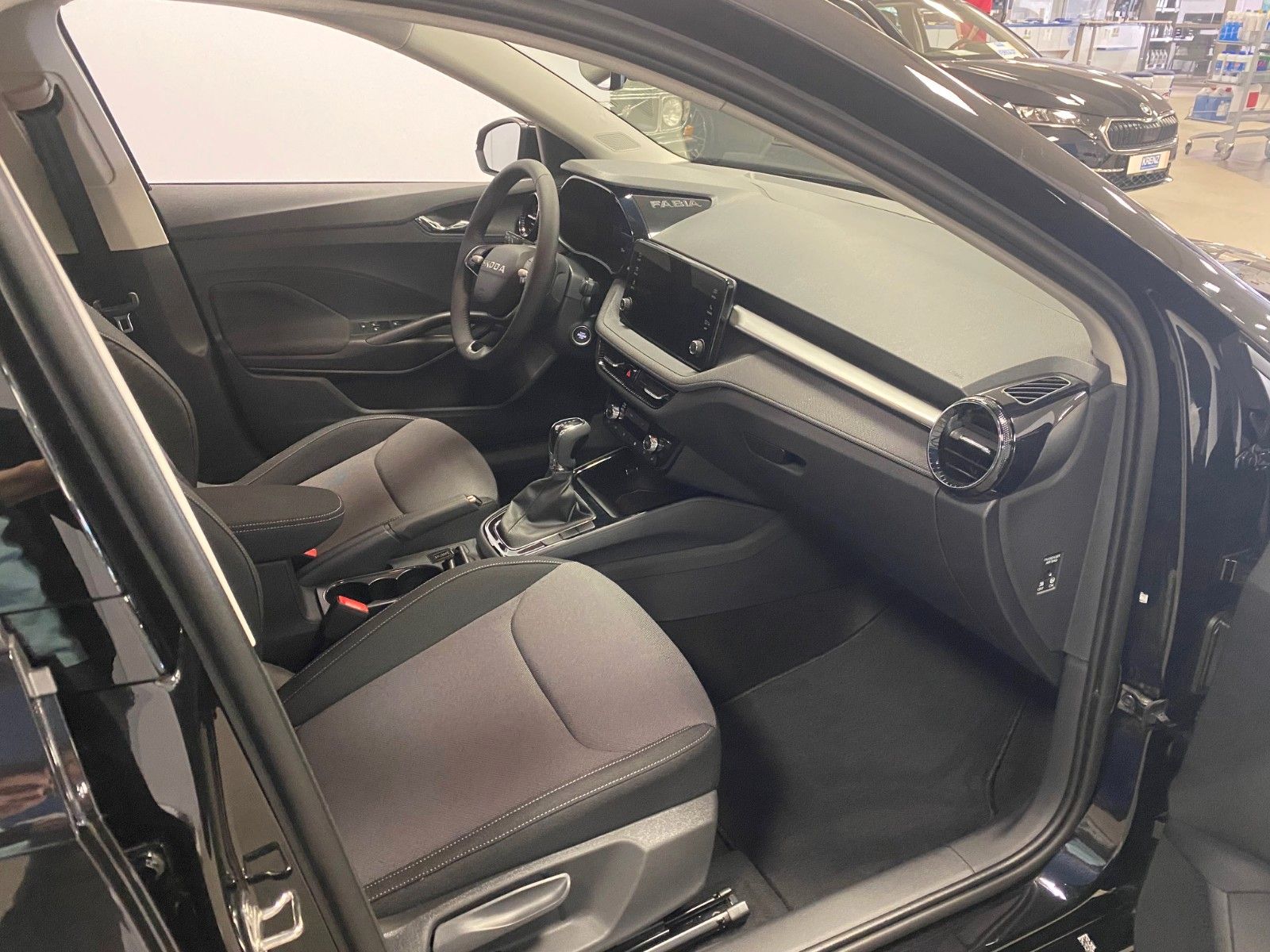 Fahrzeugabbildung SKODA Fabia 1.0l TSI 85kW DSG Drive+ TEMPOMAT+5J.Garan