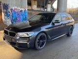 BMW M550d xDrive Touring Aerodynamik M-Technik-Top- - BMW: M Tech