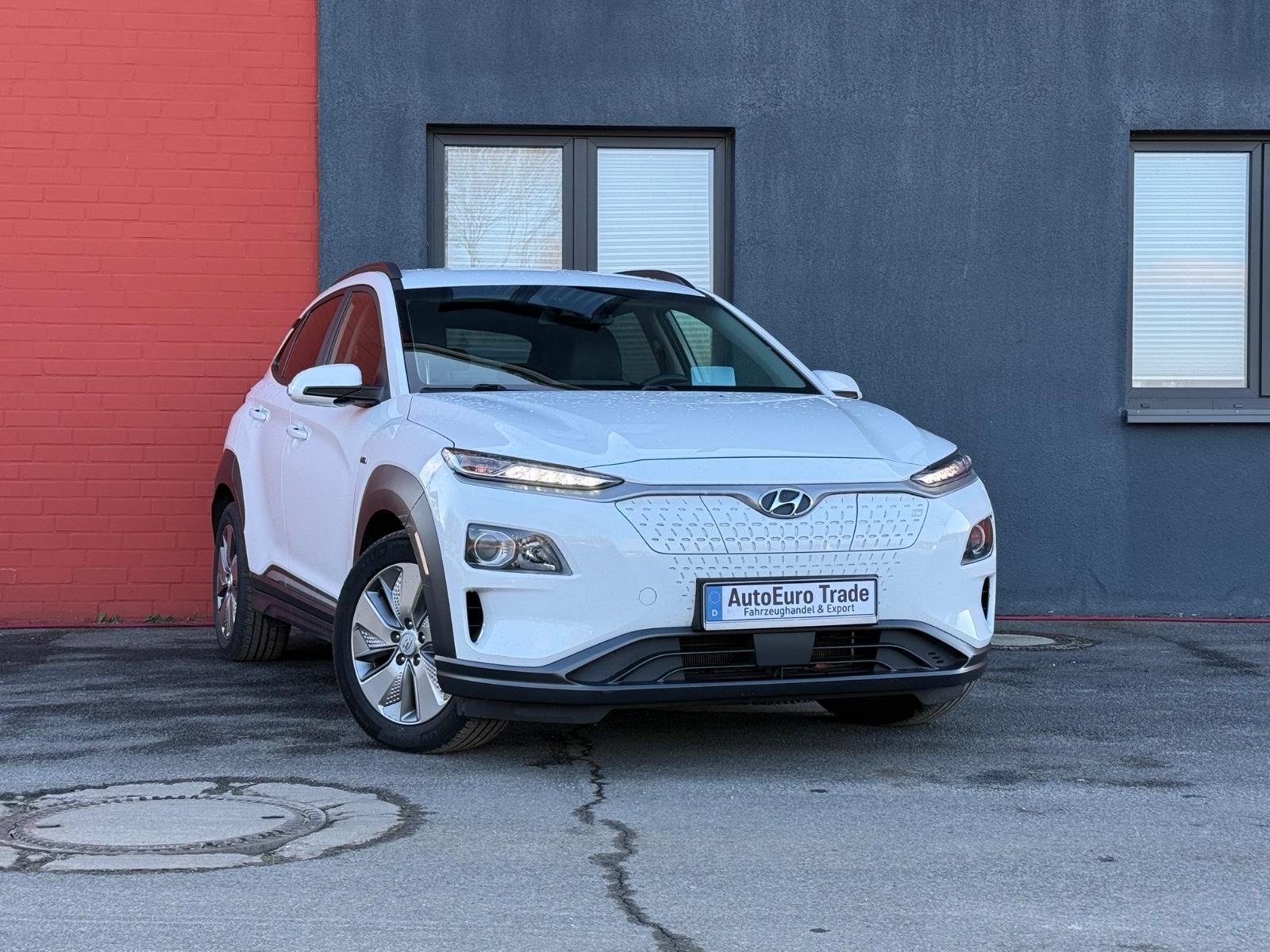 Hyundai Kona Elektro Neu TÜV Leder HUD 64 kW SOH 100%