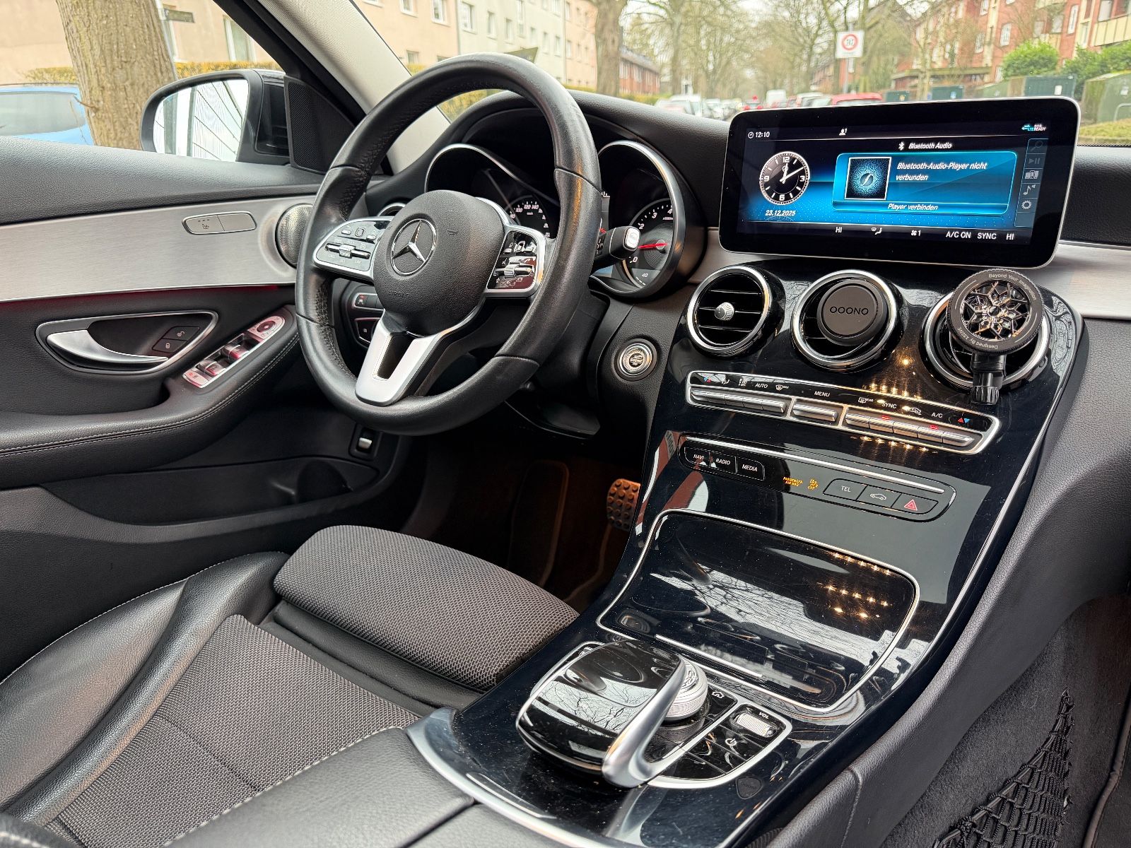 Fahrzeugabbildung Mercedes-Benz C 180 AMG*LED*SCHIEBEDACH*ALCANT*BURMESTER*KAMER