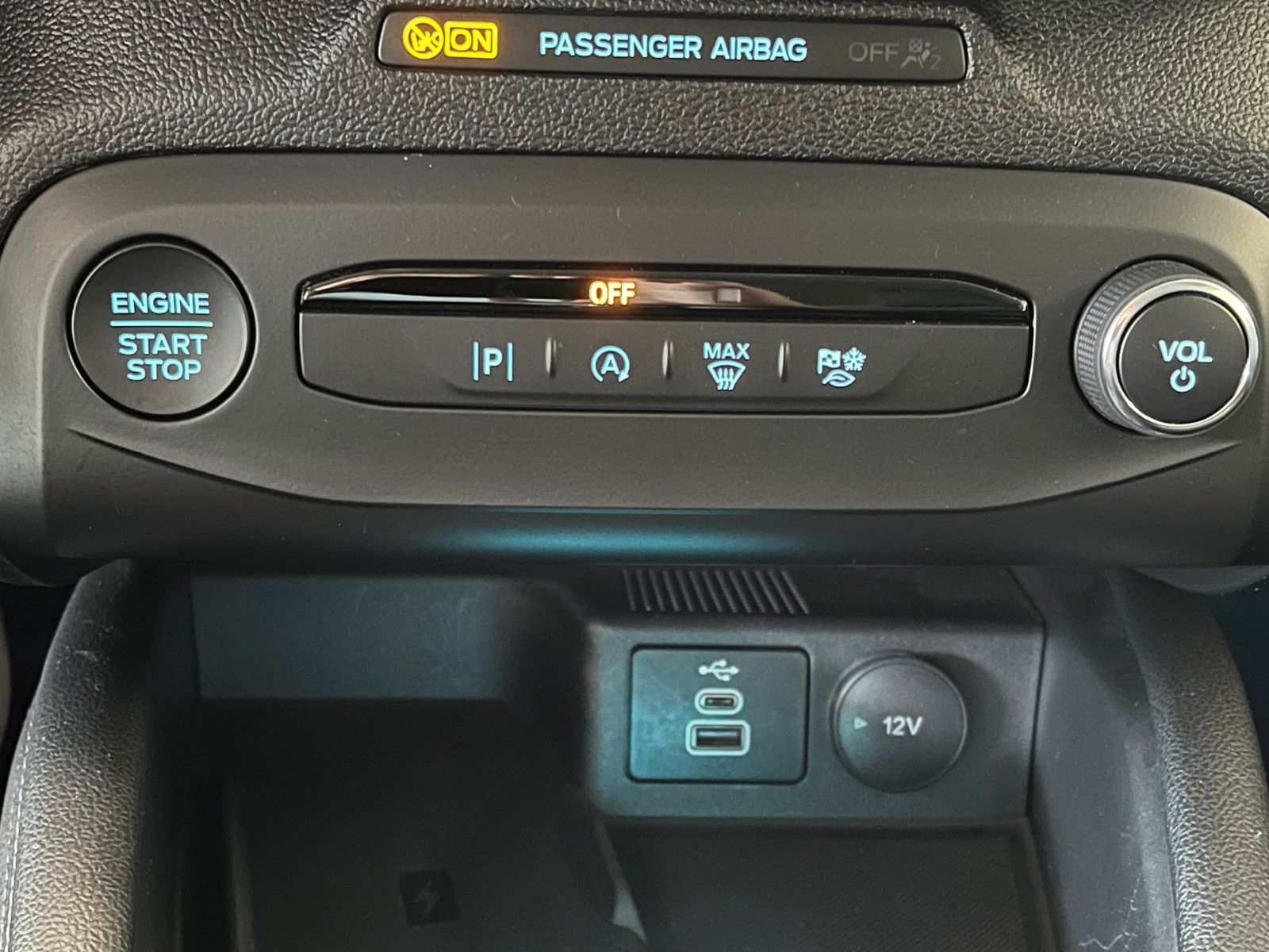 Fahrzeugabbildung Ford Focus Active X Turnier Automatik LED NAVI CAM