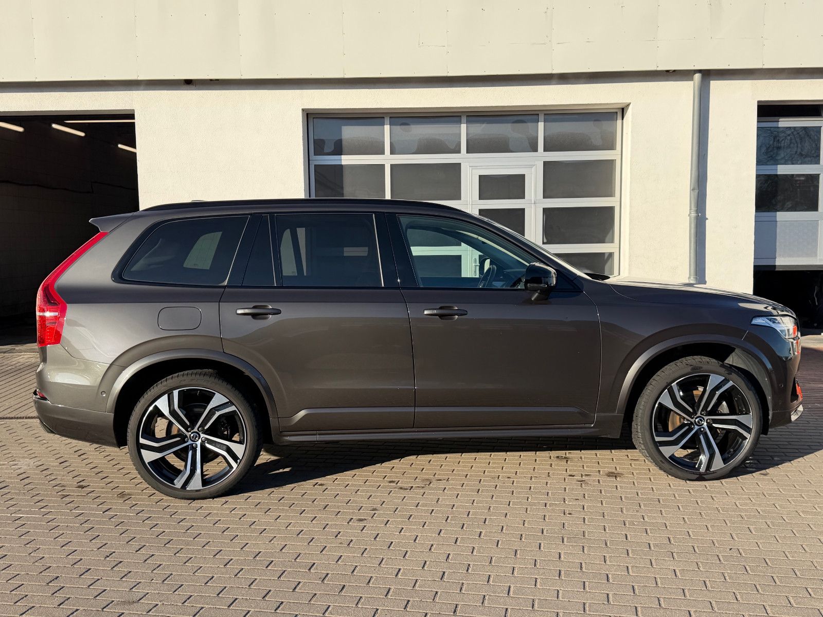 Fahrzeugabbildung Volvo XC90 B5 D Ultimate Dark AWD*B&W*LUFT*STHZG*360*