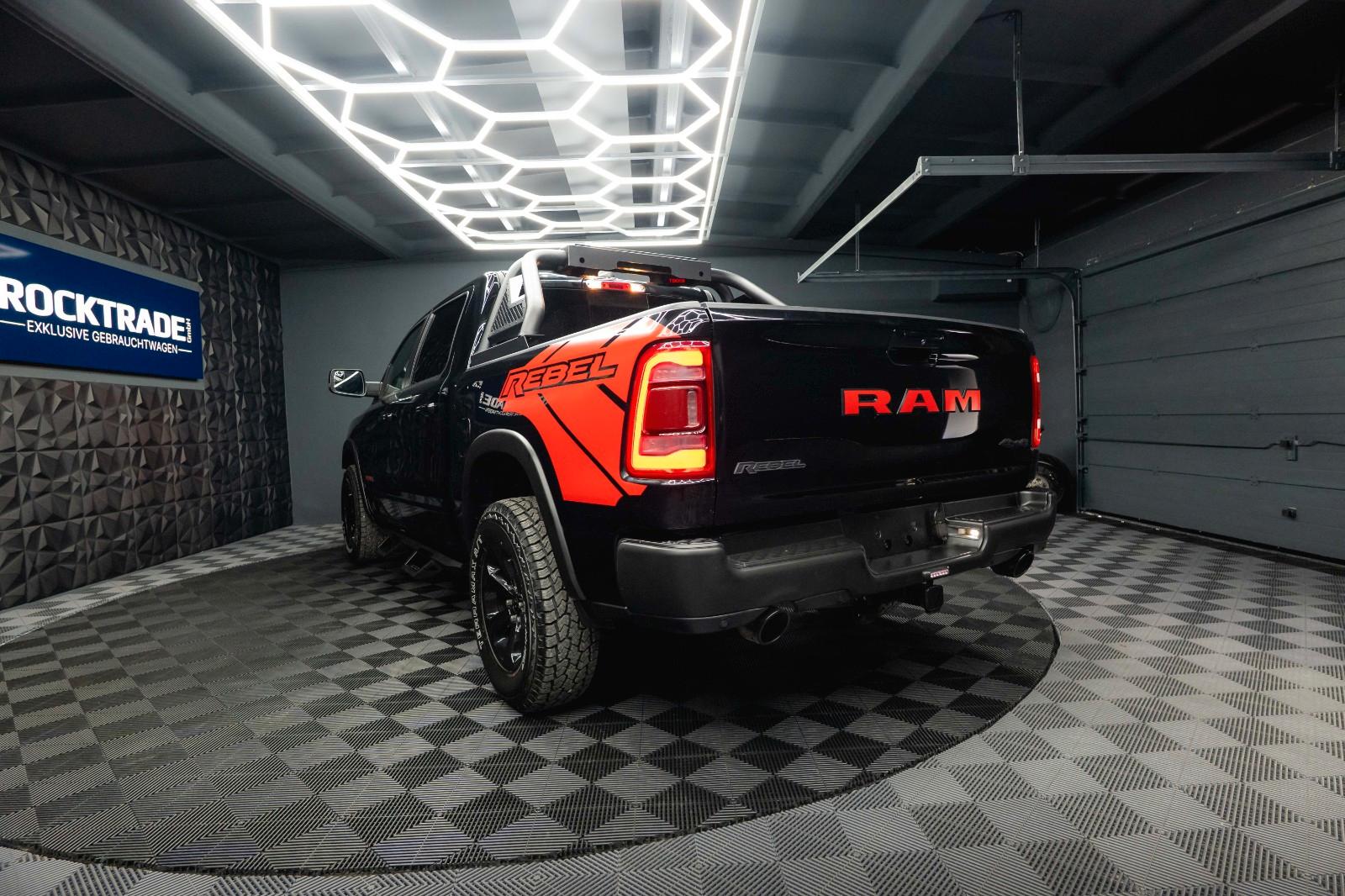 Dodge Ram 5.7 V8 HEMI 4x4 REBEL AXLE LOCK Airmatic LED, миниатюра 17