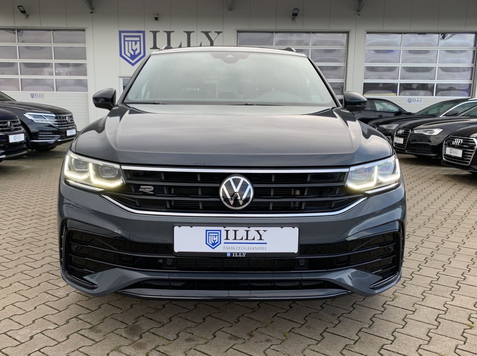 Fahrzeugabbildung Volkswagen Tiguan 2.0 TDI*R-Line*4Motion*Leder*AHK*Cam*Navi