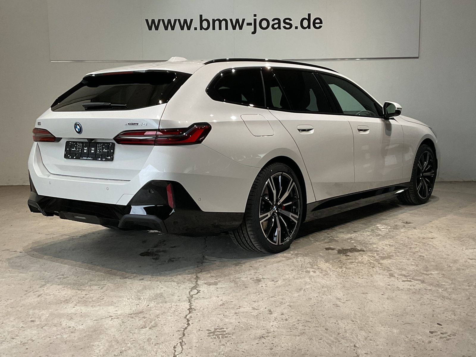 Fahrzeugabbildung BMW i5 xDrive40 Touring M Sportpaket DAB LED AHK